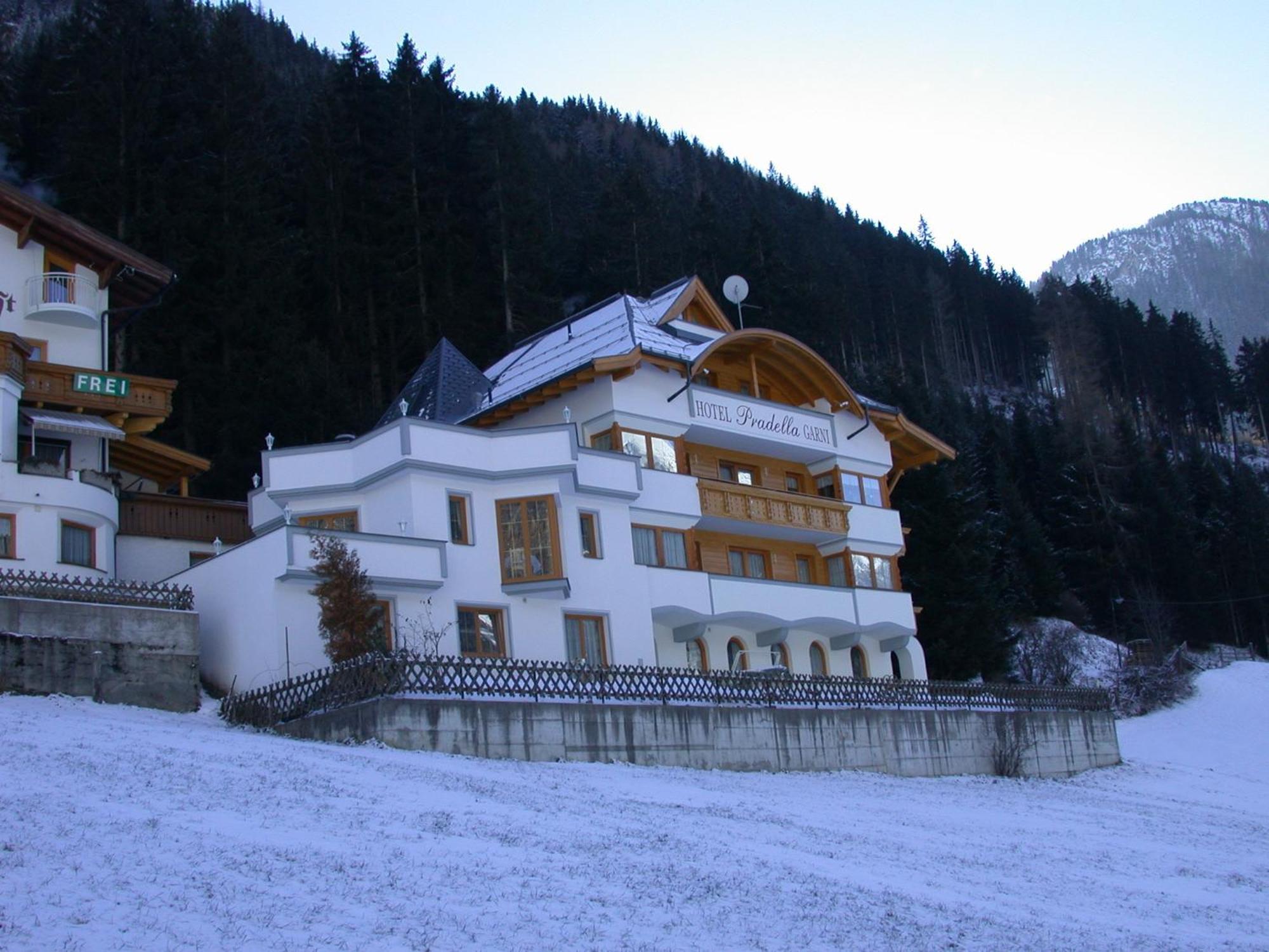 Hotel Garni Pradella Ischgl Bagian luar foto