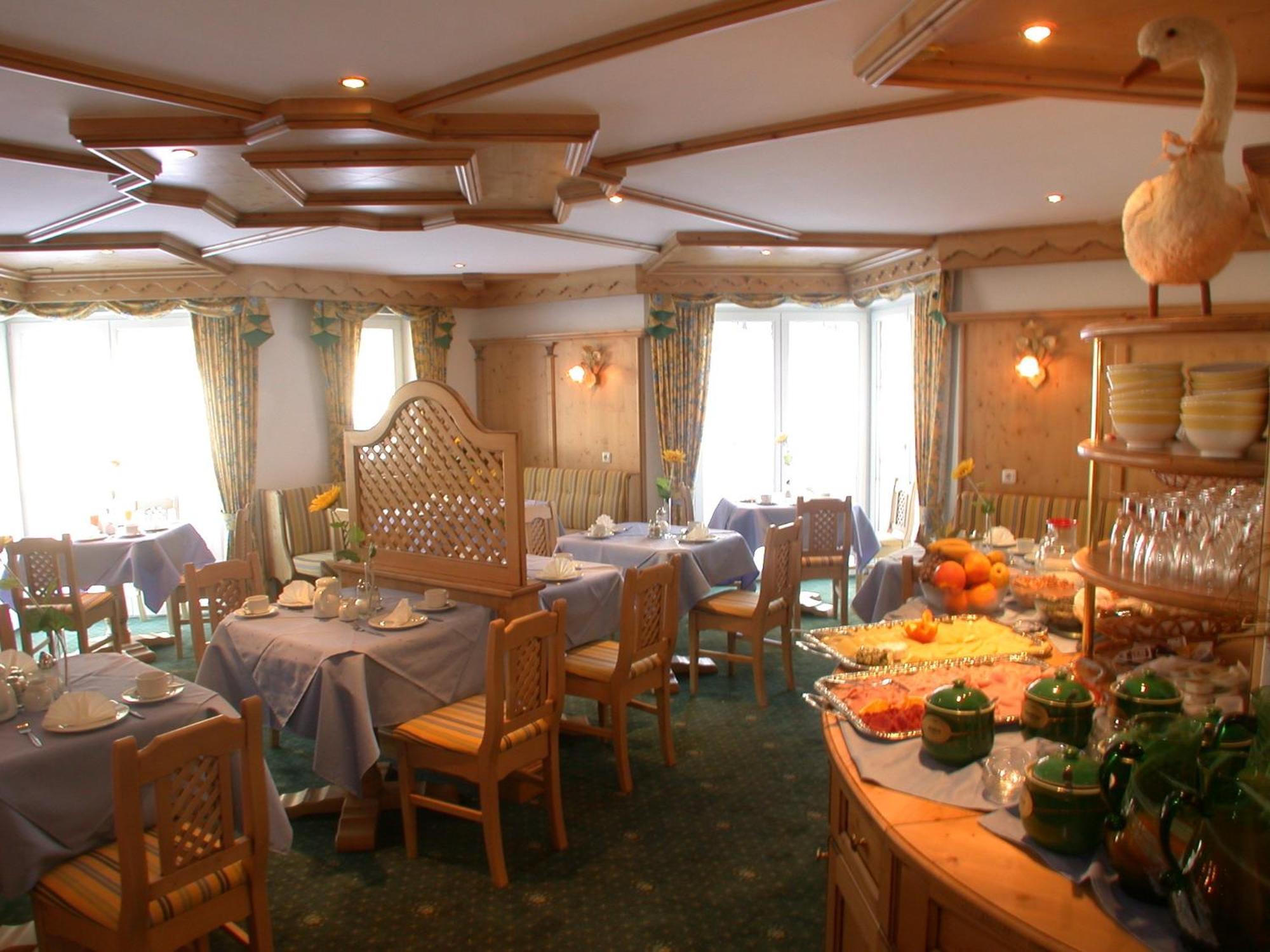 Hotel Garni Pradella Ischgl Bagian luar foto