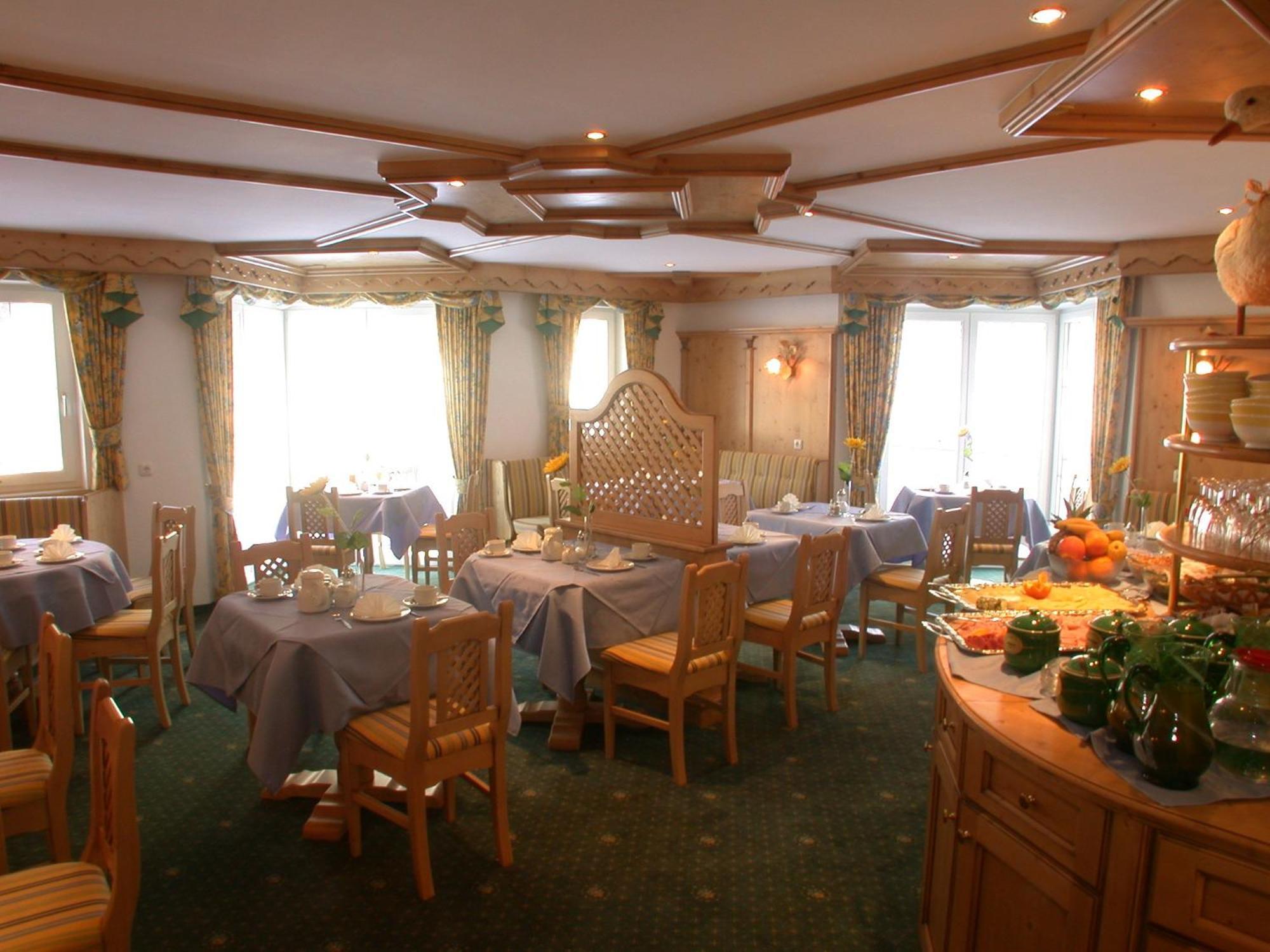 Hotel Garni Pradella Ischgl Bagian luar foto